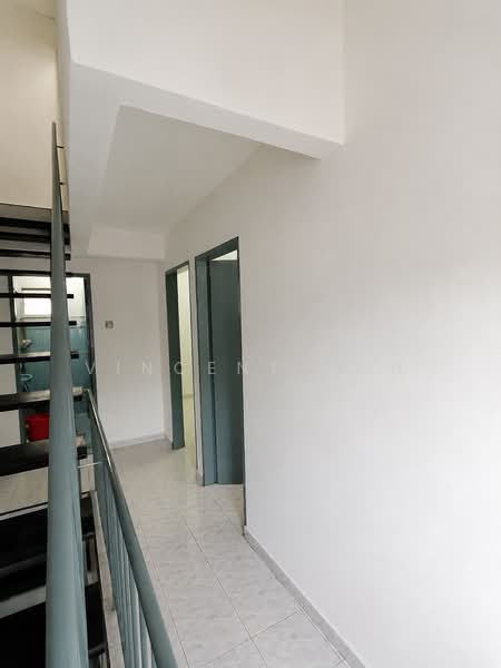 2.5-storey Terraced House for Sale in Taman Sri Sinar (Segambut) - Vincent Goh - Corridor - PropertyGuru.com.my