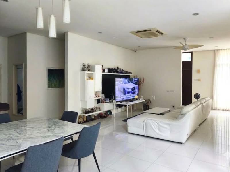Rumah Berkembar untuk Dijual di Ampang Jaya (Ampang) - Keanu Tan - Living Room - PropertyGuru.com.my