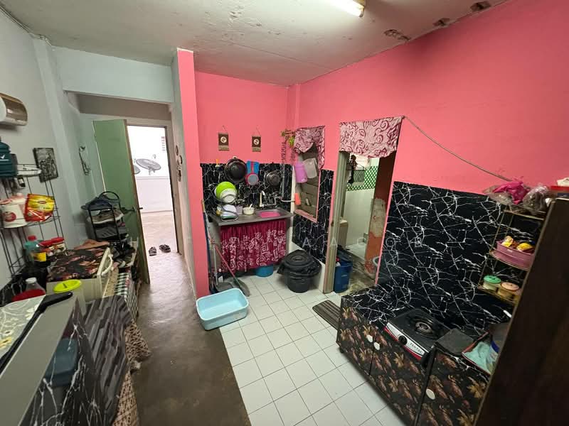 Flat for Sale at Pangsapuri Intan - Hafiz Yaacob - Kitchen - PropertyGuru.com.my