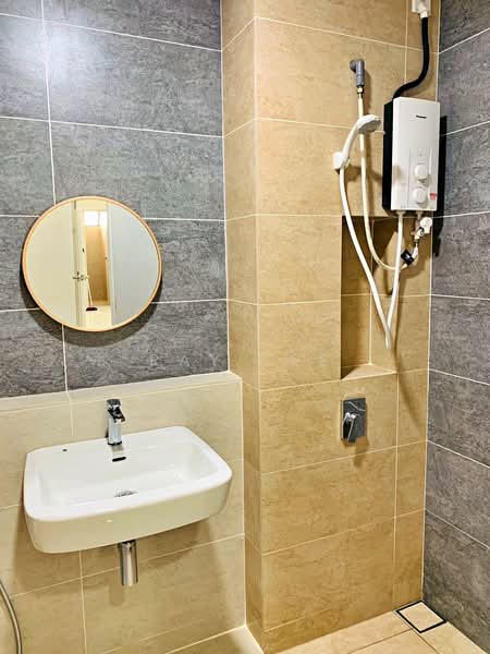 Service Residence for Sale at Setia City Residences - Ray Lee - Bathroom - PropertyGuru.com.my