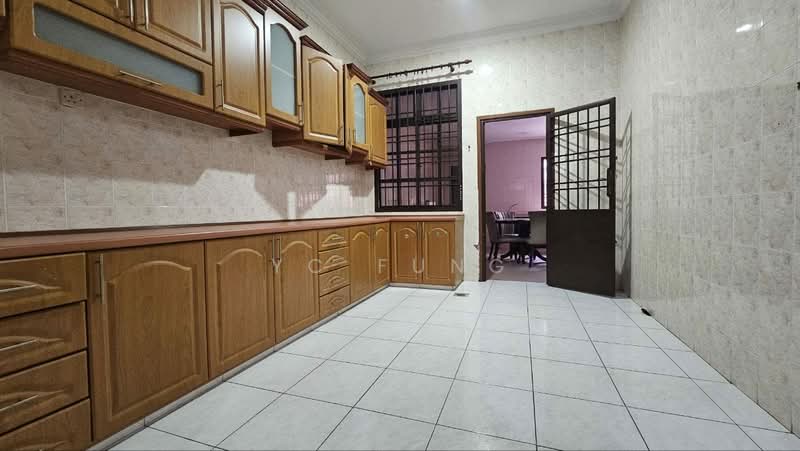 2-storey Terraced House for Rent in Taman Pelangi Indah (Ulu Tiram) - YC Fung - Kitchen - PropertyGuru.com.my