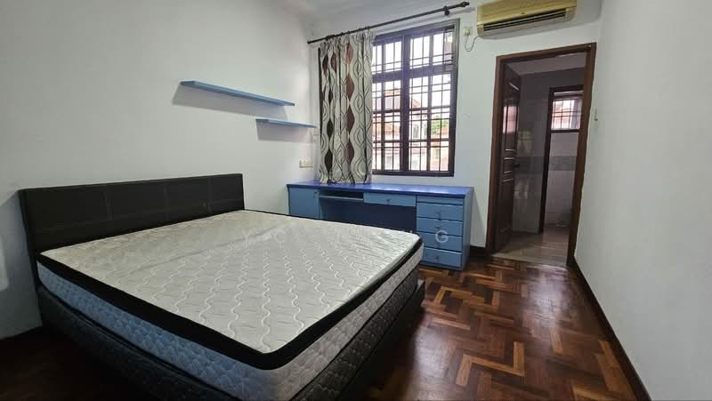 2-storey Terraced House for Rent in Taman Pelangi Indah (Ulu Tiram) - YC Fung - Bedroom - PropertyGuru.com.my