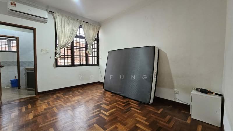 2-storey Terraced House for Rent in Taman Pelangi Indah (Ulu Tiram) - YC Fung - Bedroom - PropertyGuru.com.my