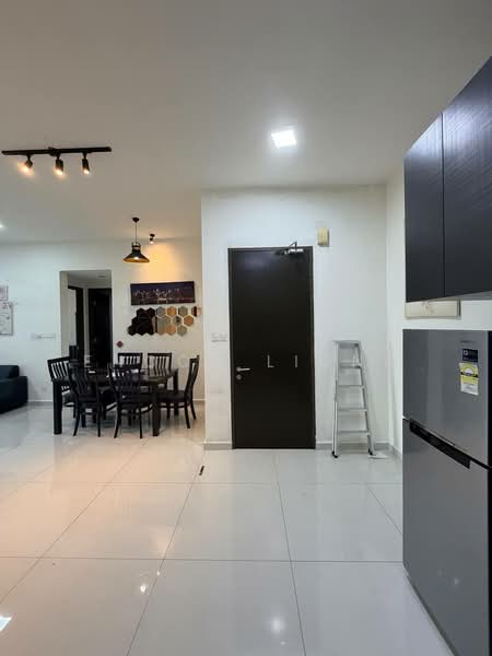Condominium for Rent at Amberside @ Country Garden Danga Bay - Enoch Liong - Dining Room - PropertyGuru.com.my