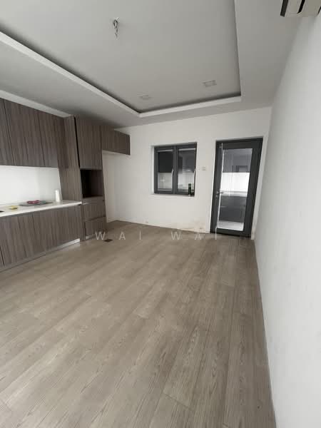 Kondominium untuk Disewa di Lakefront Residence - Wai Wai - PropertyGuru.com.my