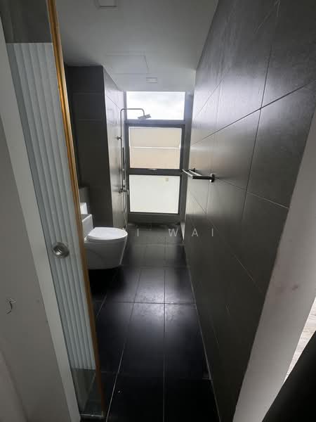 Kondominium untuk Disewa di Lakefront Residence - Wai Wai - PropertyGuru.com.my