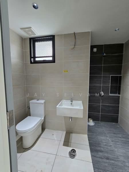Rumah Teres 2 Tingkat untuk Disewa di Rawang (Selangor) - Jay Selvam - Bathroom - PropertyGuru.com.my