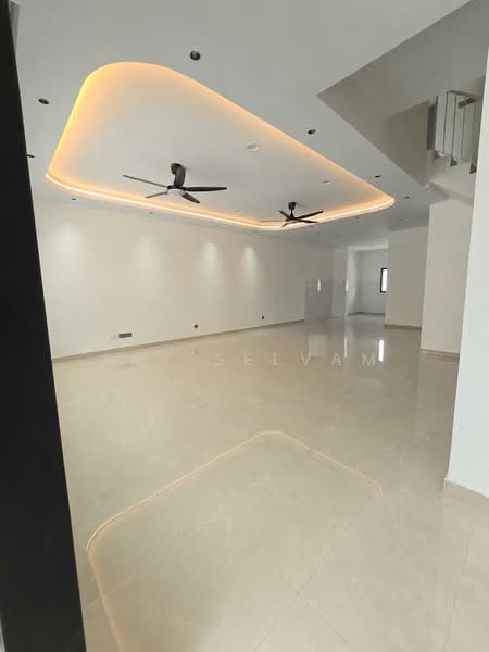 Rumah Teres 2 Tingkat untuk Disewa di Rawang (Selangor) - Jay Selvam - Living Room - PropertyGuru.com.my