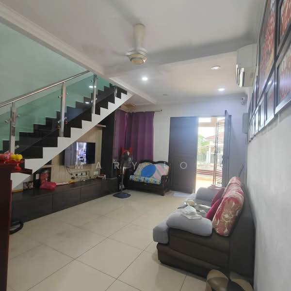 Cluster House for Sale in Taman Saujana Indah (Bukit Katil) - Mary Low - Living Room - PropertyGuru.com.my