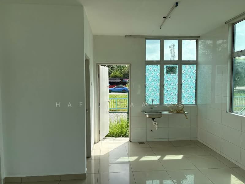 2-storey Terraced House for Sale in Banting (Selangor) - Hafiz Yaacob - Kitchen - PropertyGuru.com.my