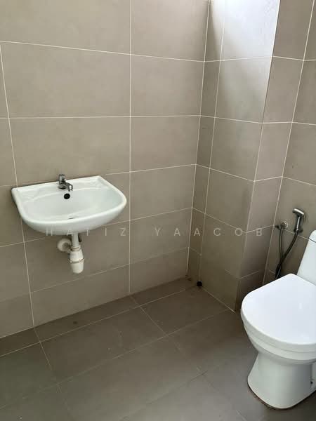 2-storey Terraced House for Sale in Banting (Selangor) - Hafiz Yaacob - Bathroom - PropertyGuru.com.my