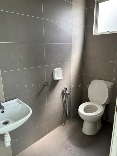 2-storey Terraced House for Sale in Banting (Selangor) - Hafiz Yaacob - Bathroom - PropertyGuru.com.my
