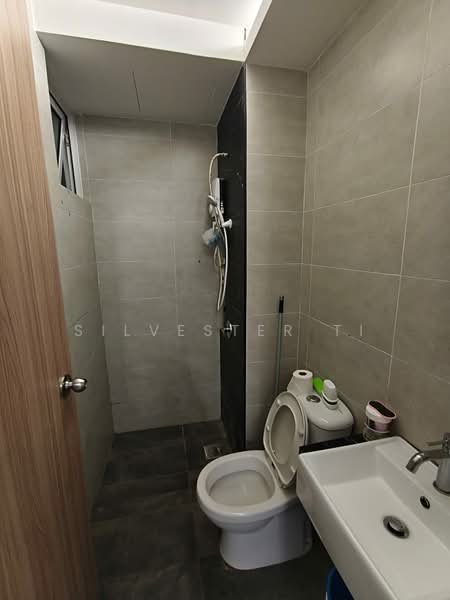 Kondominium untuk Dijual di QuayWest Residence - Silvester Ti - Bathroom - PropertyGuru.com.my