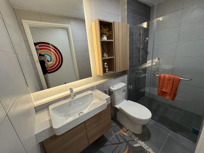 Kediaman Servis untuk Dijual di Coronation Square - Eddy Tan - Bathroom - PropertyGuru.com.my
