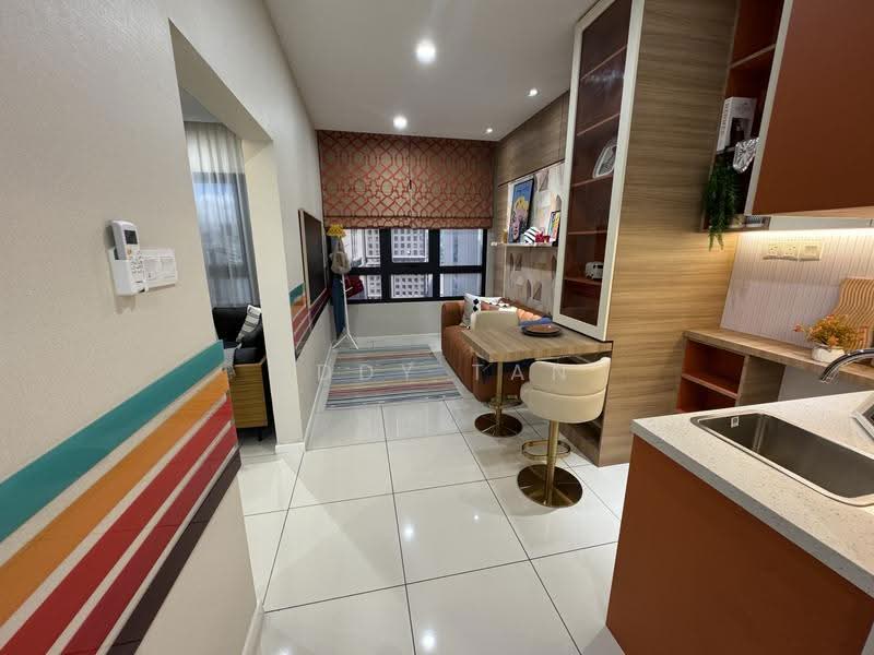 Kediaman Servis untuk Dijual di Coronation Square - Eddy Tan - Living Room - PropertyGuru.com.my