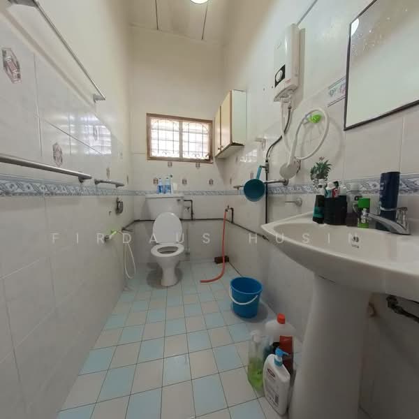 Bungalow for Sale in SS3 (Petaling Jaya) - Firdaus Husin - Bathroom - PropertyGuru.com.my