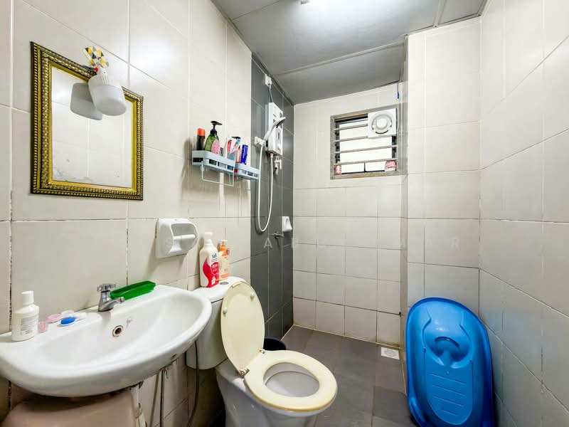 Apartment for Sale at Pangsapuri Seruling - Faisal Abu Omar - Bathroom - PropertyGuru.com.my