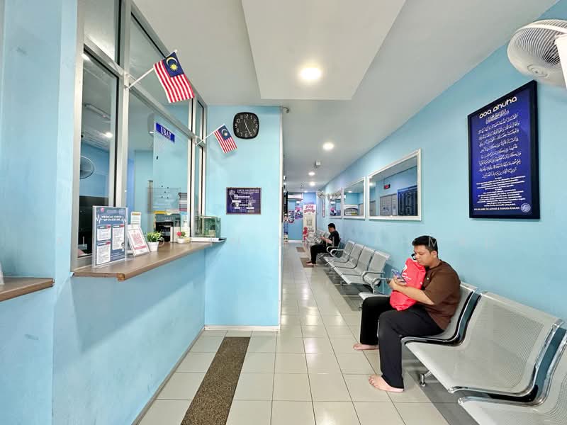 Shop for Rent in Kajang (Selangor) - Aizuddin bin Ahmad - Corridor - PropertyGuru.com.my