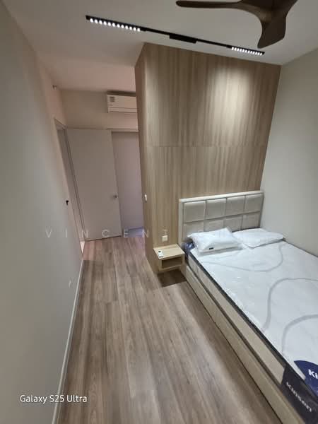 Servis Apartment untuk Disewa di Sunway Belfield - Vincent Chye - Bedroom - PropertyGuru.com.my