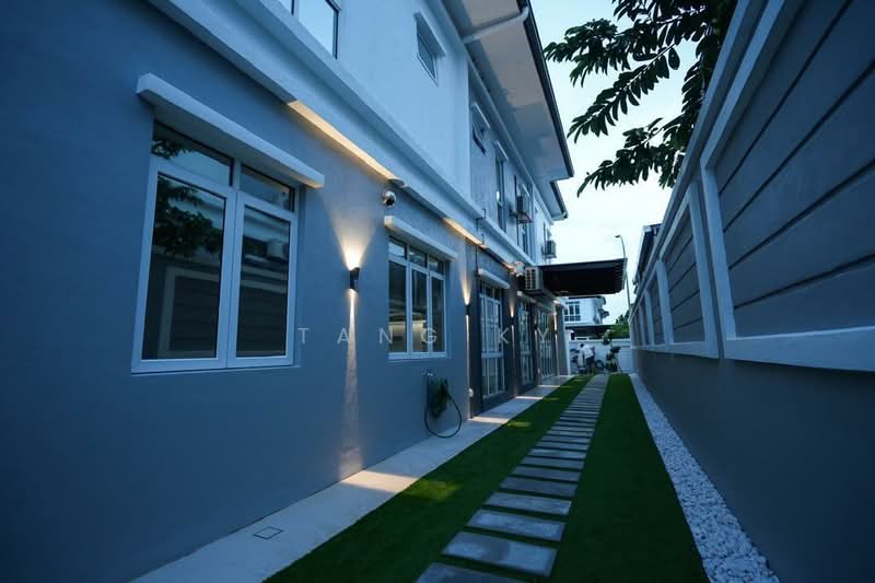 Semi-Detached House for Sale in Shah Alam (Selangor) - Tang KY - Exterior - PropertyGuru.com.my