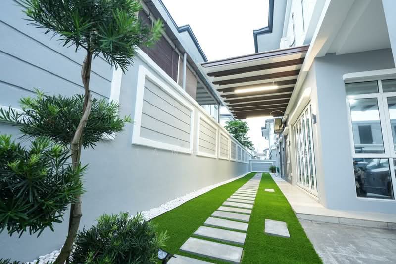 Semi-Detached House for Sale in Shah Alam (Selangor) - Tang KY - Exterior - PropertyGuru.com.my