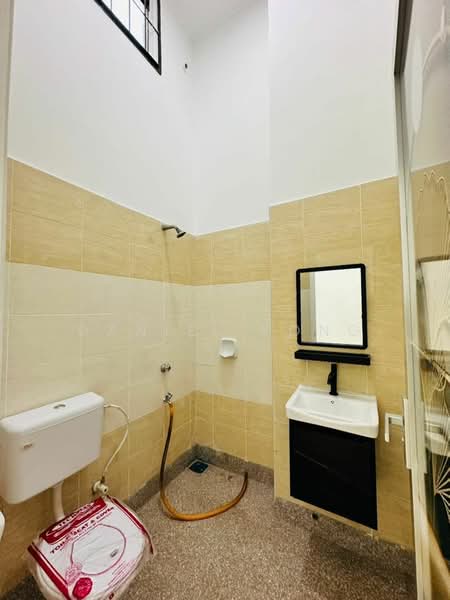 2-storey Terraced House for Sale in Taman Dato Onn (Johor Bahru) - Daniel Yong - Bathroom - PropertyGuru.com.my