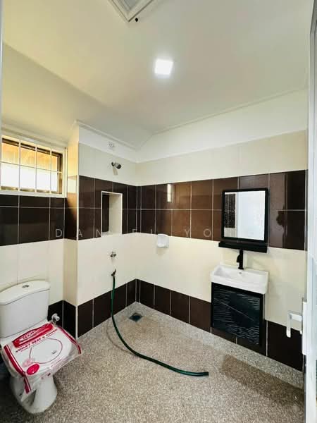 2-storey Terraced House for Sale in Taman Dato Onn (Johor Bahru) - Daniel Yong - Bathroom - PropertyGuru.com.my