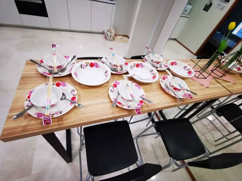 Service Residence for Rent at Sky Suites @ KLCC - Joanne Diong - Dining Room - PropertyGuru.com.my
