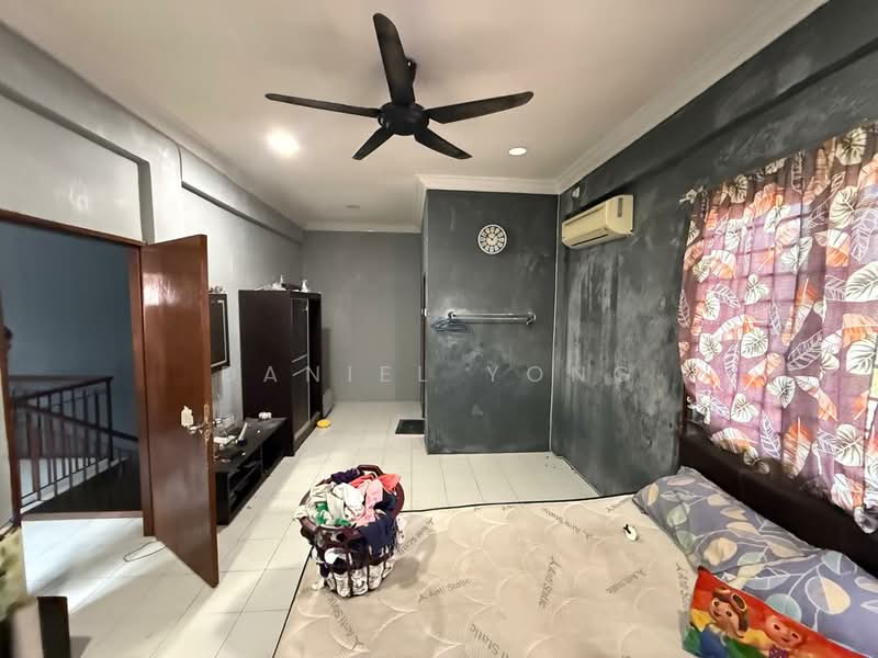 Rumah Teres 2 Tingkat untuk Dijual di Taman Sri Putri (Kulai) - Daniel Yong - Bedroom - PropertyGuru.com.my