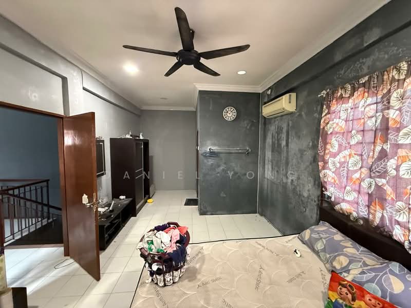 Rumah Teres 2 Tingkat untuk Dijual di Taman Sri Putri (Kulai) - Daniel Yong - Bedroom - PropertyGuru.com.my