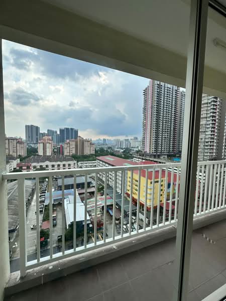 Kondominium untuk Disewa di Platinum Lake PV 20 - KINKI CHAN - Balcony - PropertyGuru.com.my