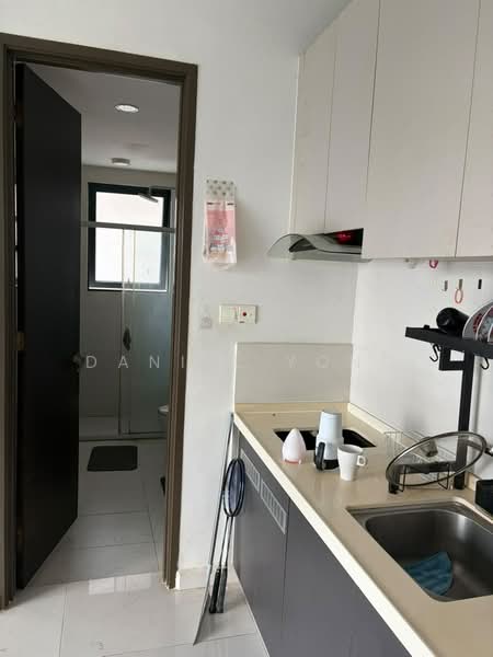 Kondominium untuk Dijual di Bay Point @ Country Garden Danga Bay - Daniel Yong - Kitchen - PropertyGuru.com.my