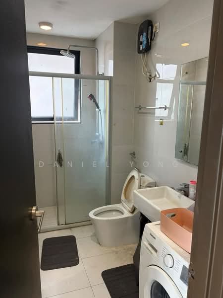 Kondominium untuk Dijual di Bay Point @ Country Garden Danga Bay - Daniel Yong - Bathroom - PropertyGuru.com.my
