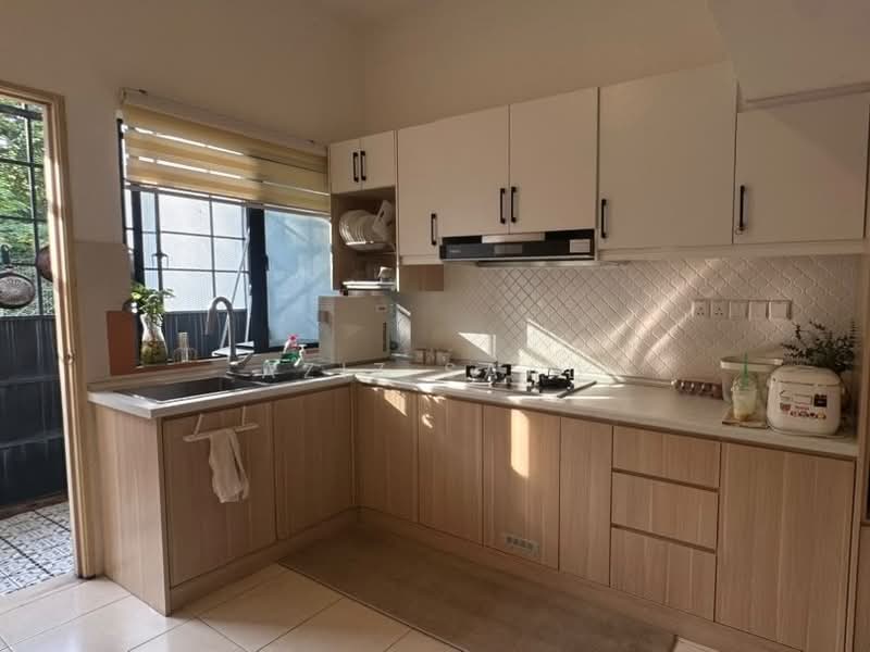 Terraced House for Sale in Sungai Buloh (Selangor) - Aziz Saad - Kitchen - PropertyGuru.com.my
