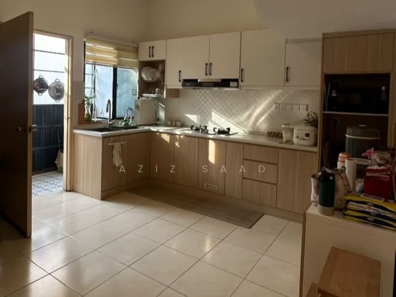 Terraced House for Sale in Sungai Buloh (Selangor) - Aziz Saad - Kitchen - PropertyGuru.com.my