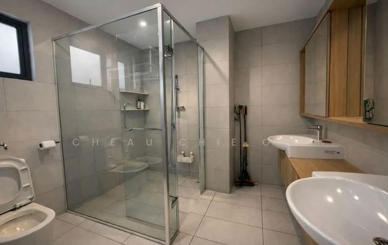 Service Residence for Sale at Sinaran @ Utropolis - Cheau Chie Ooi - Bathroom - PropertyGuru.com.my