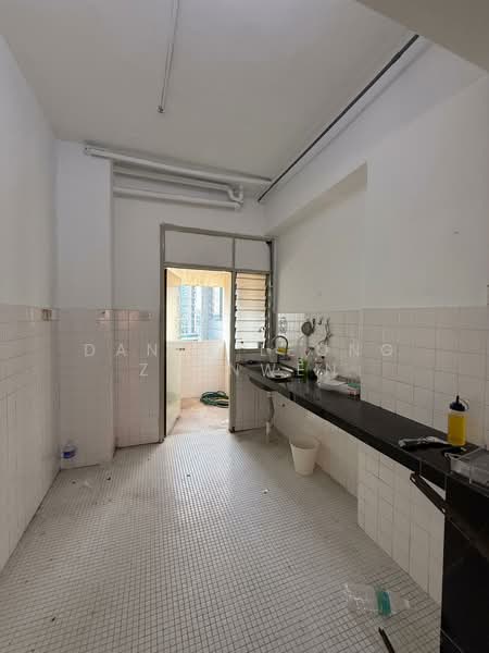 Apartment for Rent at Pangsapuri KTMB Bangsar Utama - Dante Leong Zhenwen - Kitchen - PropertyGuru.com.my