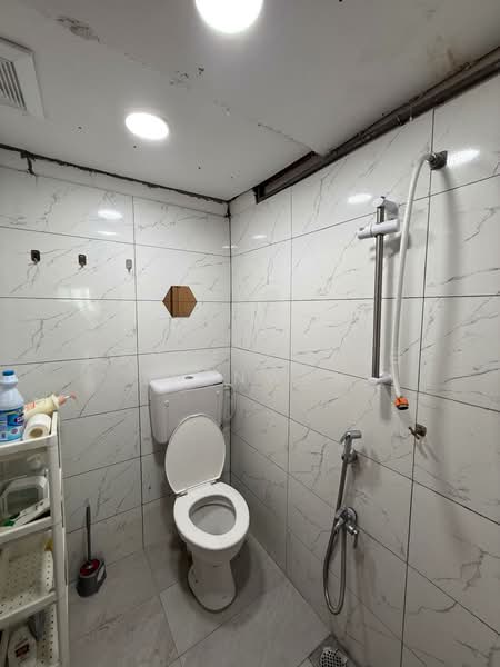 Apartment for Rent at Pangsapuri KTMB Bangsar Utama - Dante Leong Zhenwen - Bathroom - PropertyGuru.com.my