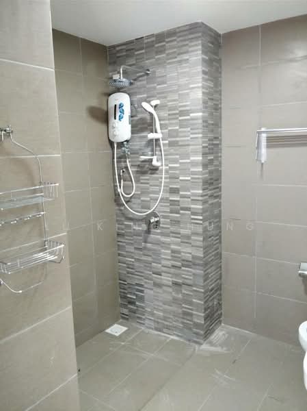 Kondominium untuk Disewa di Parkhill Residence - Lu King Hung - Bathroom - PropertyGuru.com.my