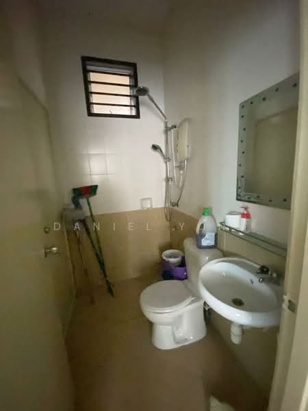 2-storey Terraced House for Sale in Johor Bahru (Johor) - Daniel Yong - Bathroom - PropertyGuru.com.my