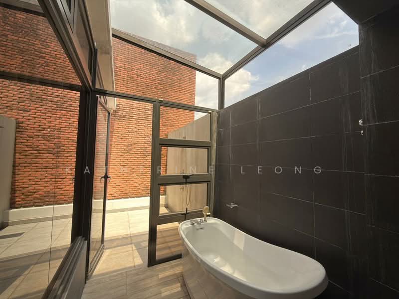 4-storey Terraced House for Rent in Rawang (Selangor) - Katherine Leong - Bathroom - PropertyGuru.com.my