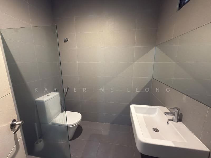 4-storey Terraced House for Rent in Rawang (Selangor) - Katherine Leong - Bathroom - PropertyGuru.com.my