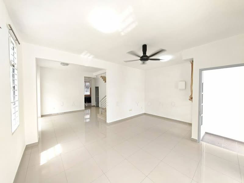 2-storey Terraced House for Rent in Ulu Tiram (Johor) - Janice Yong - Living Room - PropertyGuru.com.my