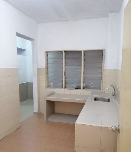 Apartment for Rent at Desa Idaman 2 Shop Apartment - Grey Ong - Kitchen - PropertyGuru.com.my