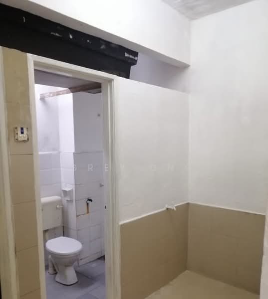 Apartment for Rent at Desa Idaman 2 Shop Apartment - Grey Ong - Bathroom - PropertyGuru.com.my