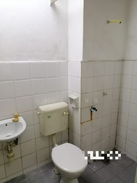 Apartment for Rent at Desa Idaman 2 Shop Apartment - Grey Ong - Bathroom - PropertyGuru.com.my