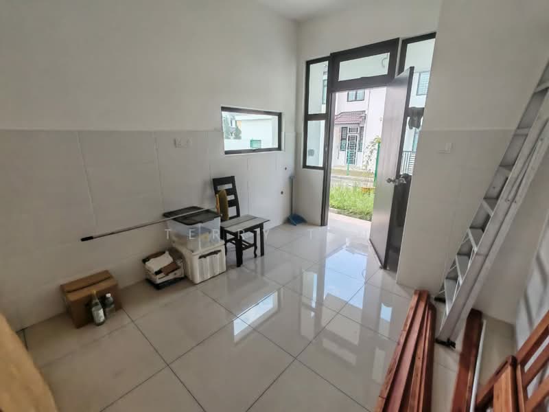 Rumah Teres 2-Tingkat untuk Dijual di Bandar Tiram (Ulu Tiram) - Terry Tan - Entrance - PropertyGuru.com.my