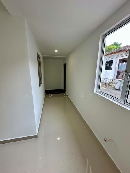 Rumah Teres 1 Tingkat untuk Dijual di Taman Megah Ria (Masai) - Nico Chong - Corridor - PropertyGuru.com.my
