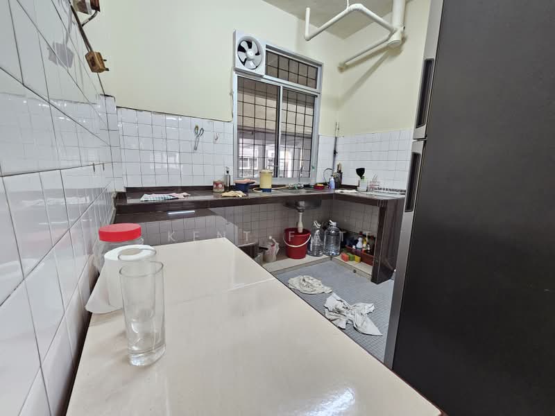 Apartment for Sale at Taman Castlefield - Kent Fatt - Kitchen - PropertyGuru.com.my
