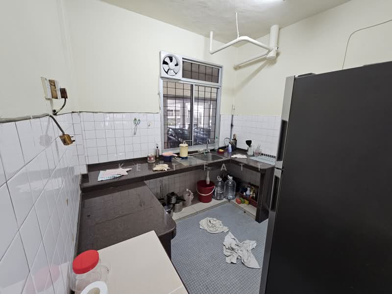 Apartment for Sale at Taman Castlefield - Kent Fatt - Kitchen - PropertyGuru.com.my
